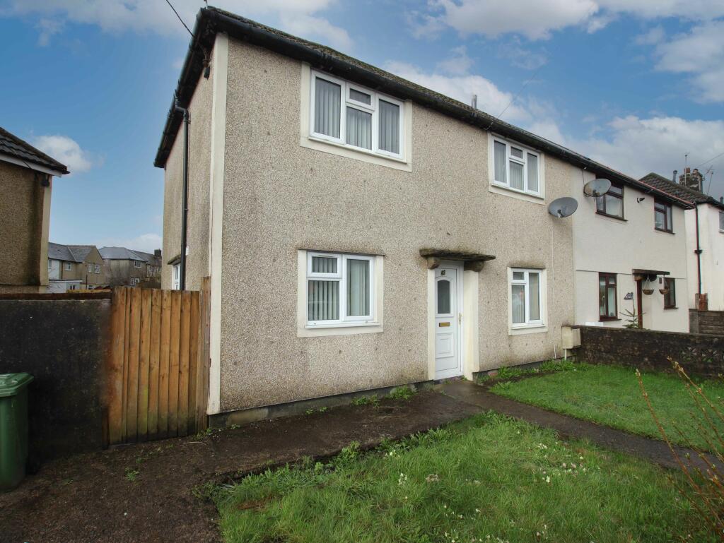 3 bedroom semidetached house for sale in Gwaunmiskin Road, Beddau