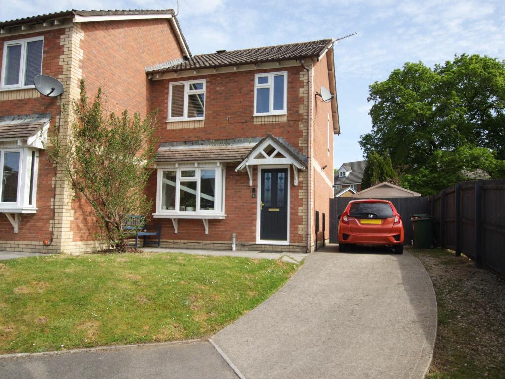 3 bedroom semidetached house for sale in Caerau Court, Cross Inn