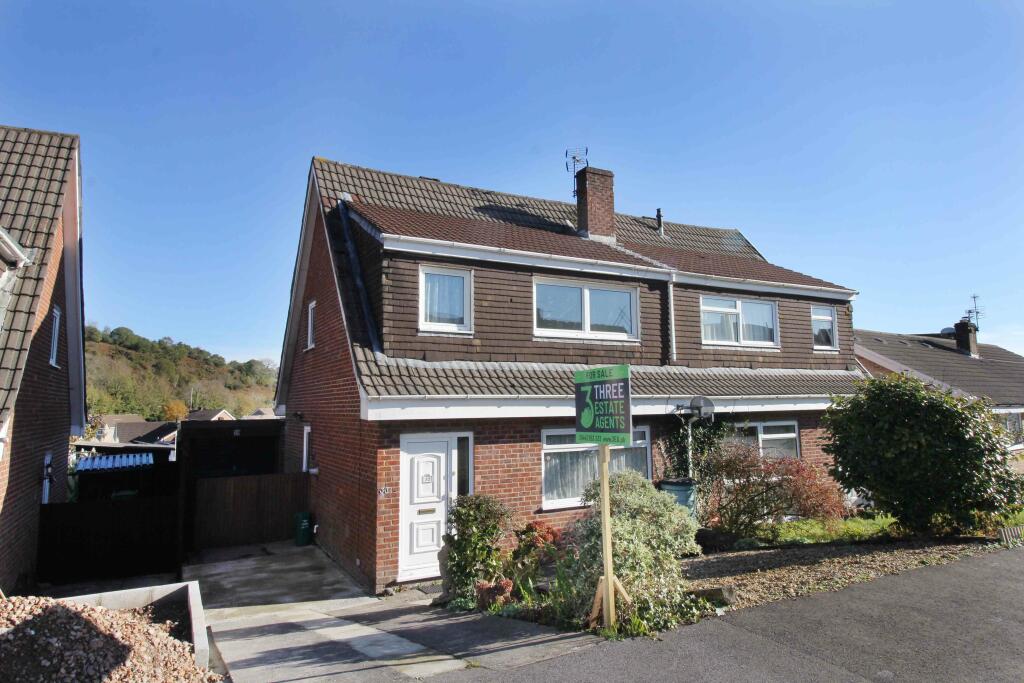 3 bedroom semidetached house for sale in Greenlands Road, Llantrisant