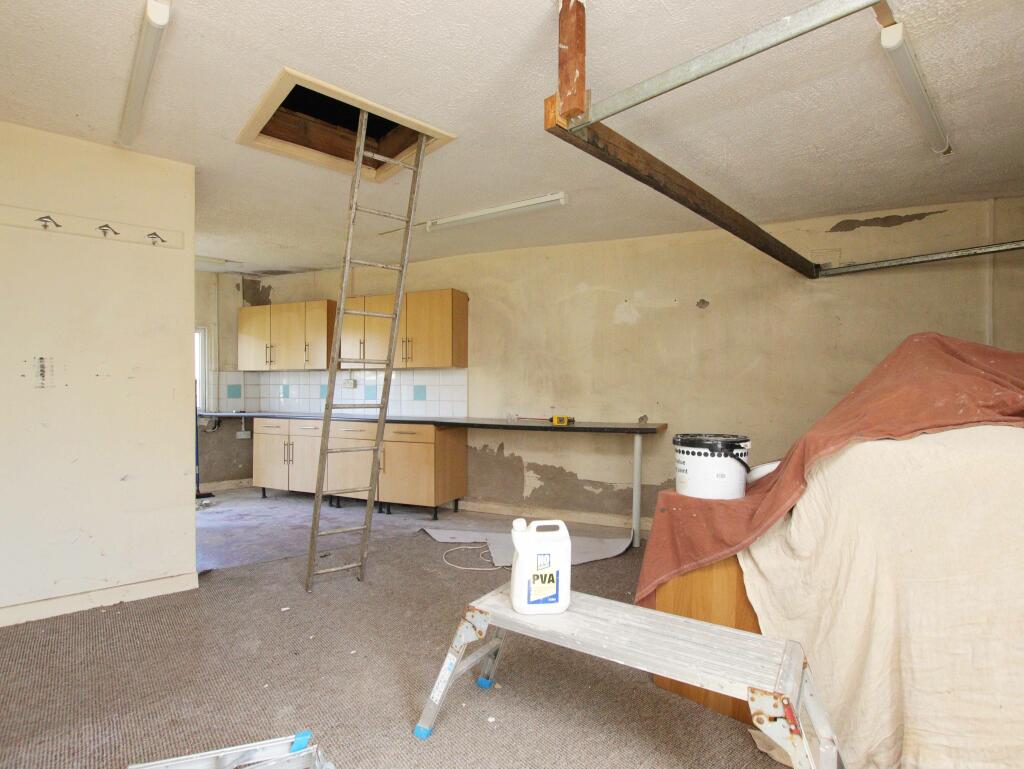 Additional property image - Heol Cawrdaf, Beddau CF38 2SL