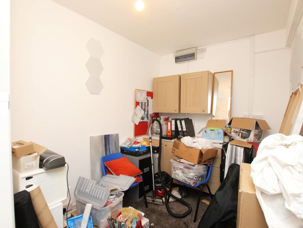 Additional property image - Brynamlwg, Pontyclun, CF72 9AU