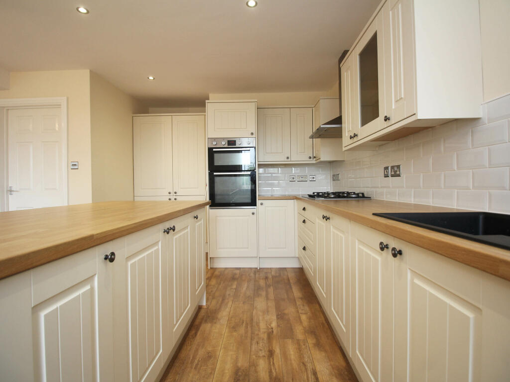 Additional property image - Brynamlwg, Pontyclun, CF72 9AU
