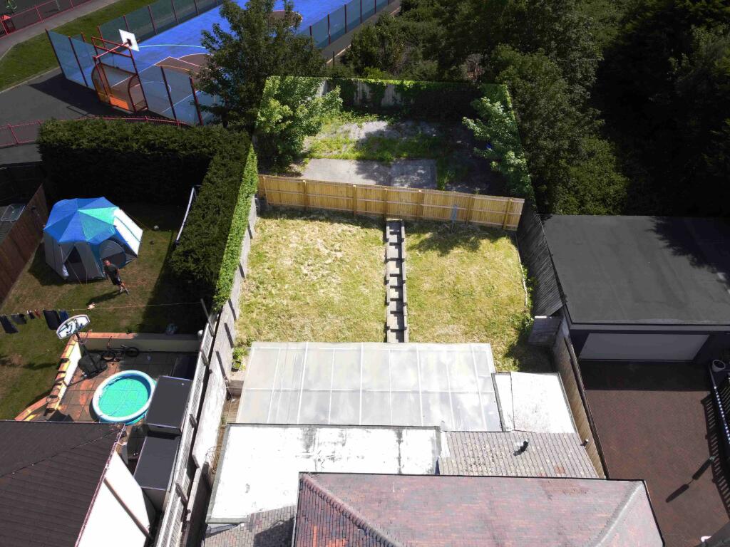 Additional property image - Brynamlwg, Pontyclun, CF72 9AU
