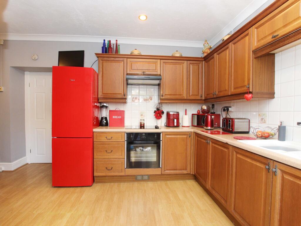 Additional property image - Brithweunydd Road, Tonypandy CF40 2UD