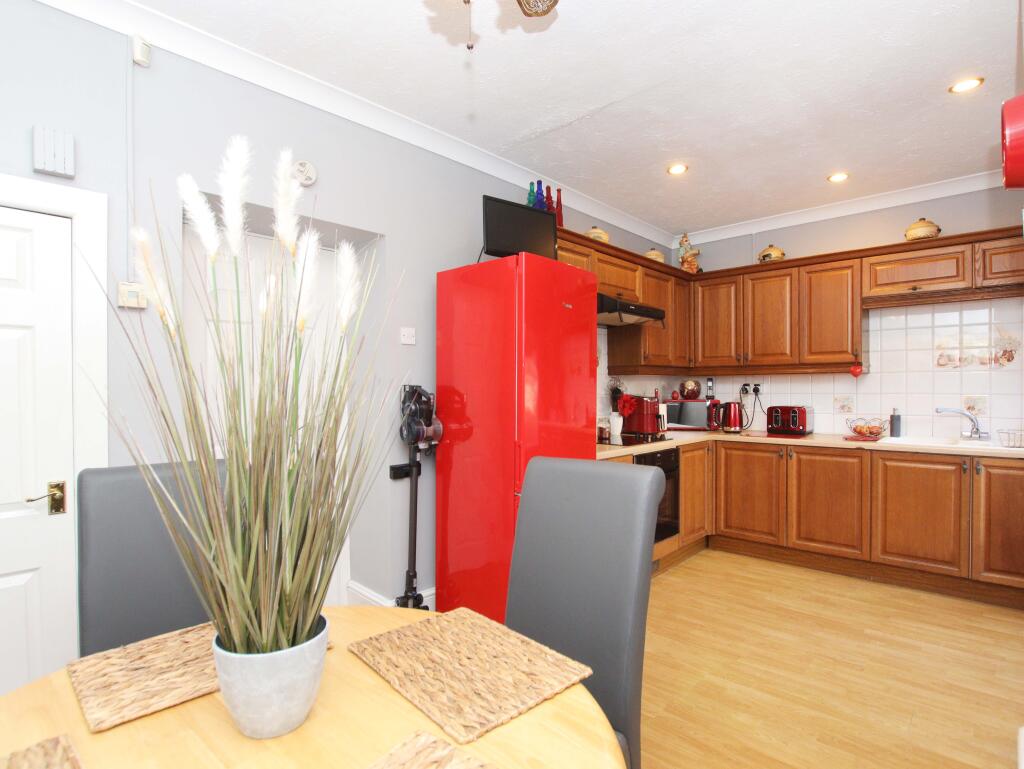 Additional property image - Brithweunydd Road, Tonypandy CF40 2UD