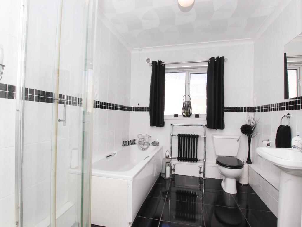 Additional property image - Brithweunydd Road, Tonypandy CF40 2UD