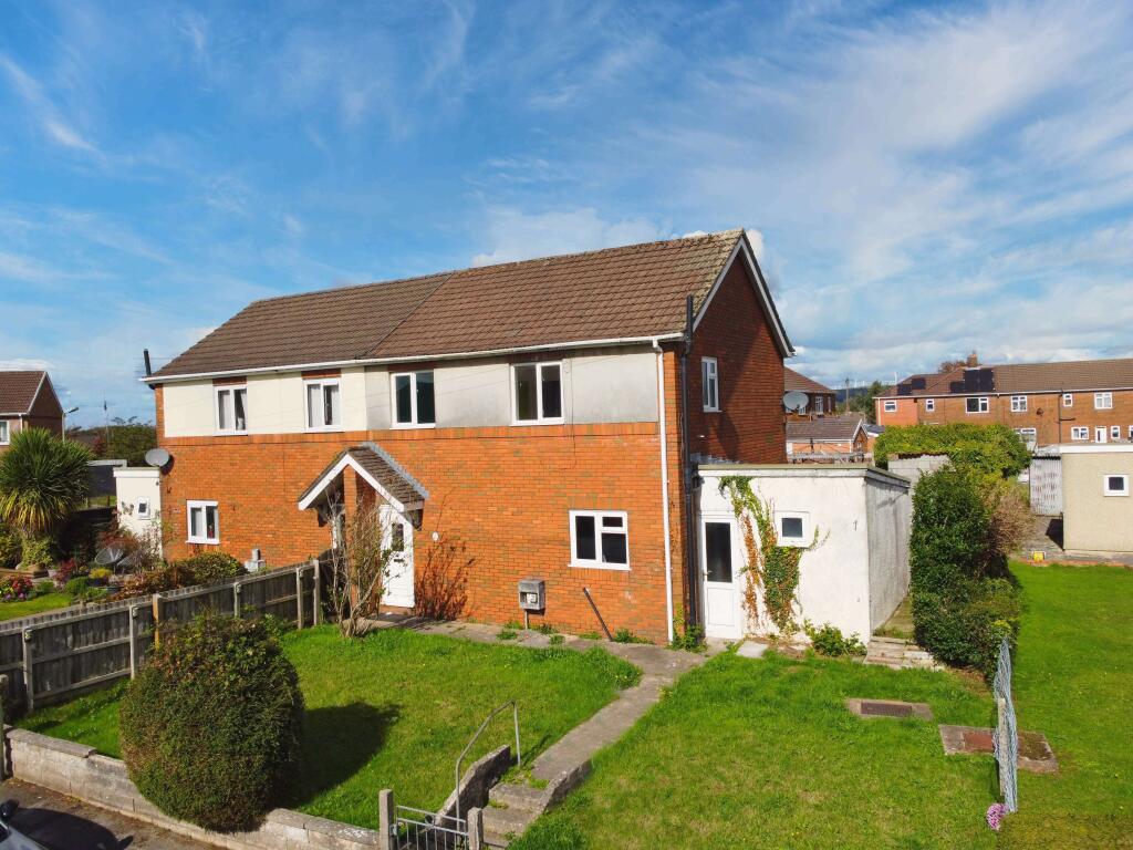 Main image of property: Heol Pantgwyn, Llanharry, CF72 9HU