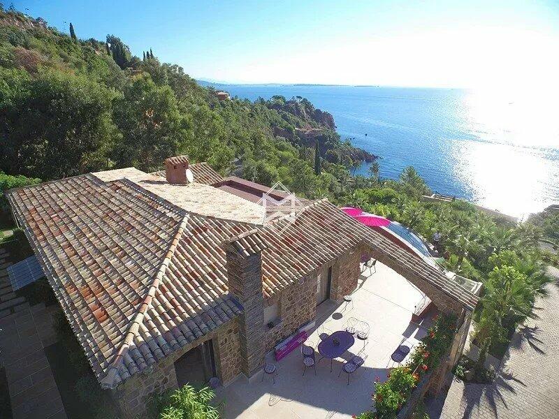 Main image of property: Provence-Alps-Cote d`Azur, Alpes-Maritimes, Théoule-sur-Mer