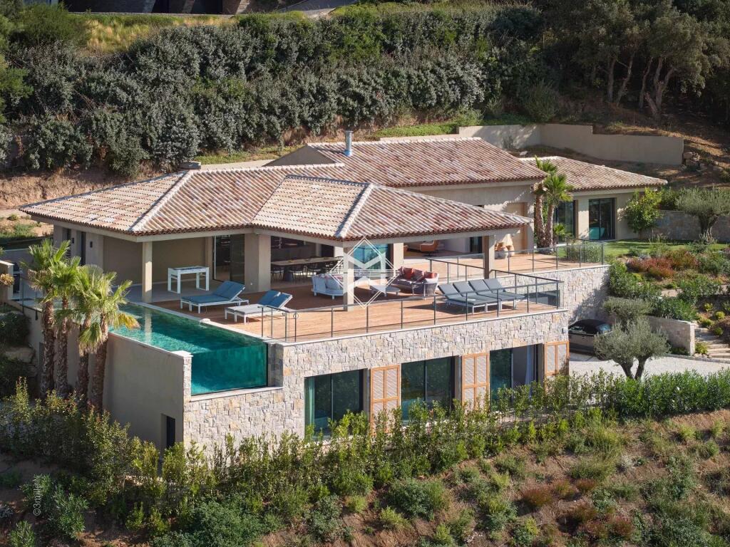 Main image of property: Provence-Alps-Cote d`Azur, Var, Grimaud