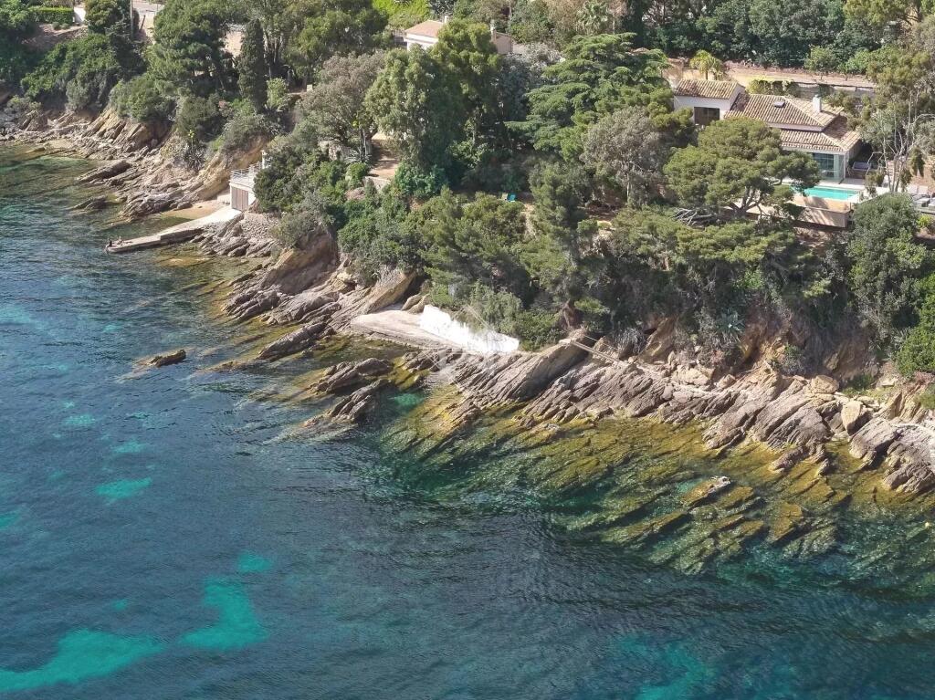 Main image of property: Provence-Alps-Cote d`Azur, Var, Le Lavandou