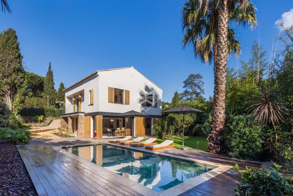 Main image of property: Provence-Alps-Cote d`Azur, Var, La Croix-Valmer