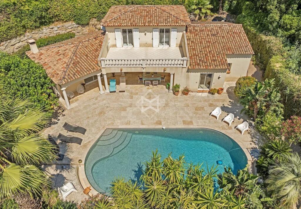 Main image of property: Provence-Alps-Cote d`Azur, Var, Cavalaire-sur-Mer
