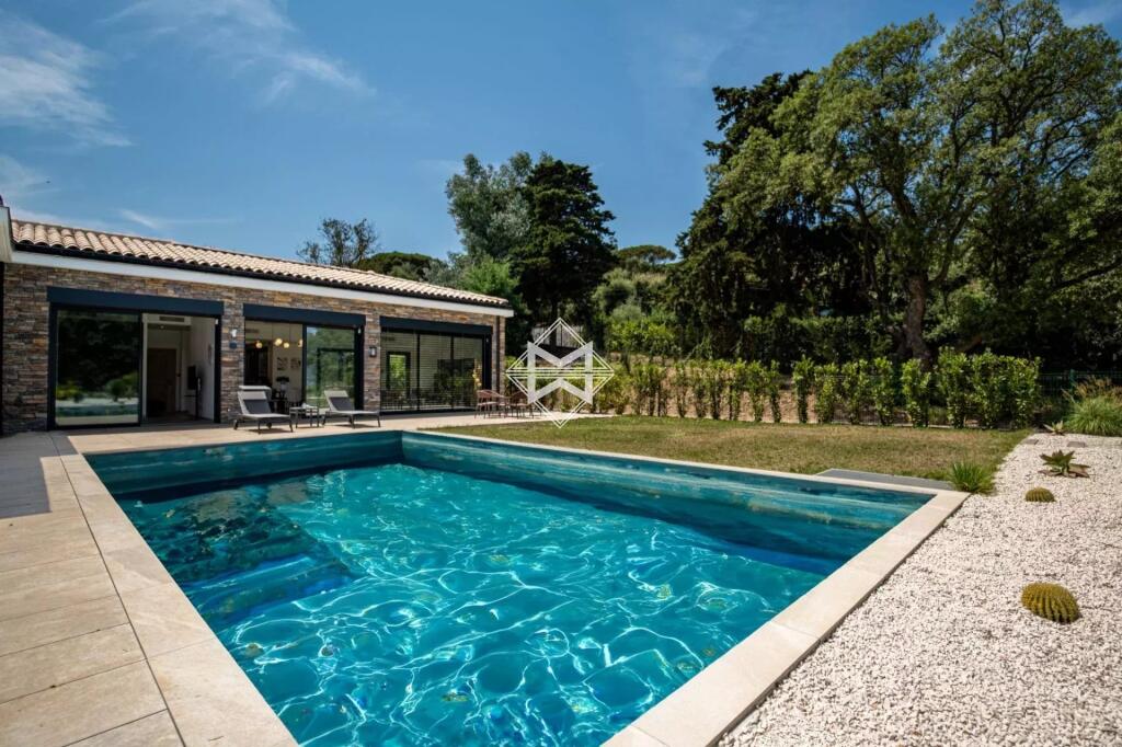 Main image of property: Provence-Alps-Cote d`Azur, Var, Gassin