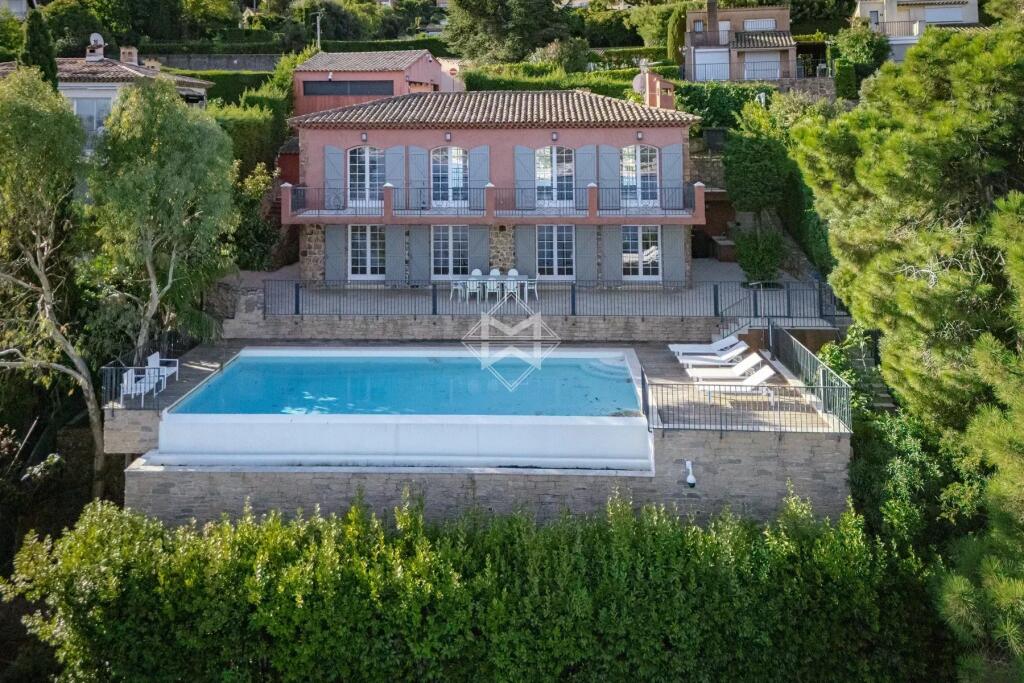 Main image of property: Provence-Alps-Cote d`Azur, Alpes-Maritimes, Théoule-sur-Mer
