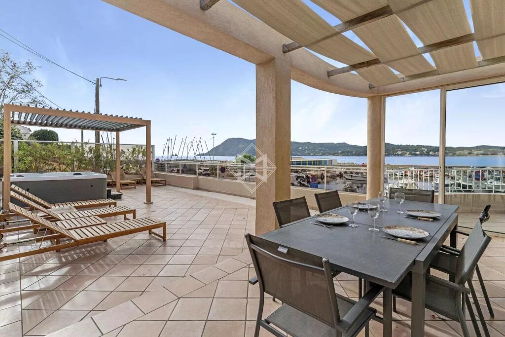 Main image of property: Provence-Alps-Cote d`Azur, Var, La Seyne-sur-Mer