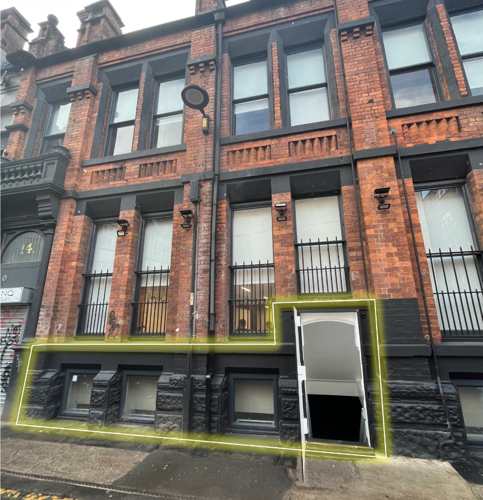 Commercial property to lease in Lever Street, Manchester, Greater