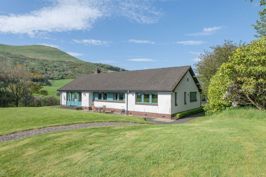 4 bedroom detached house for sale in Wester Corrie, School Road