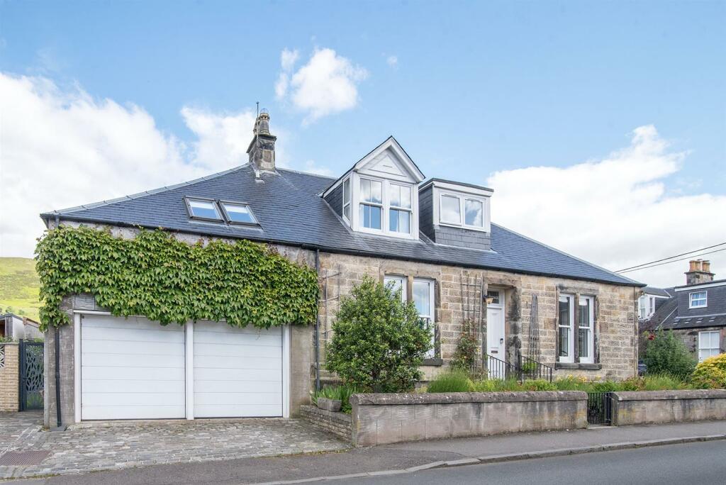 4 bedroom semidetached house for sale in Burmah Cottage, 32 Dewar