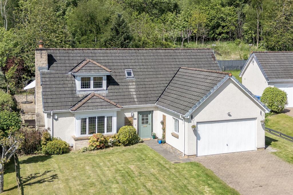 Main image of property: 7 Bard's Way, Tillicoultry FK13 6RR