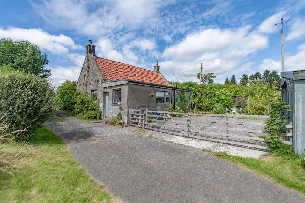 Main image of property: Corner Cottage, Powmill FK14 7NW