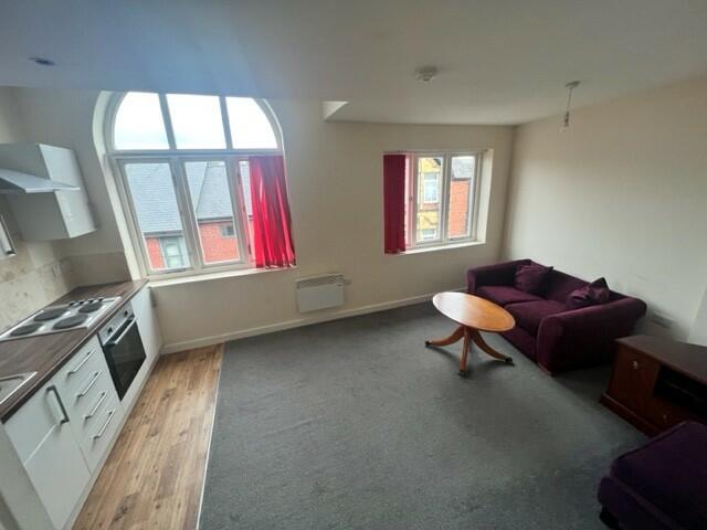 Main image of property: C, 10-12 King Street, Sutton-In-Ashfield, Nottinghamshire, NG17