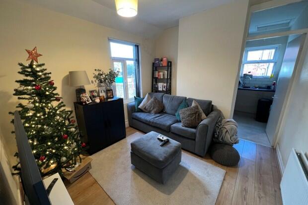 2 bedroom flat for rent in Donald Street Cardiff, CF24