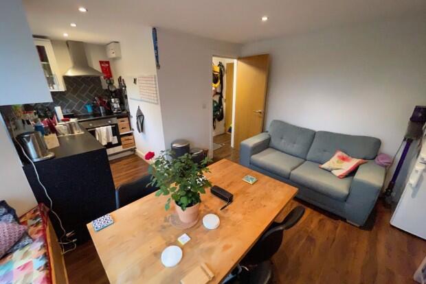 Additional property image - Rhigos Gardens Cardiff