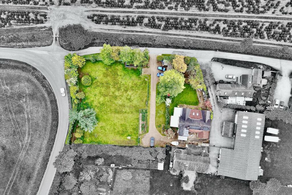 5 bedroom detached house for sale in The Brockey Farmhouse, Kirkby Road