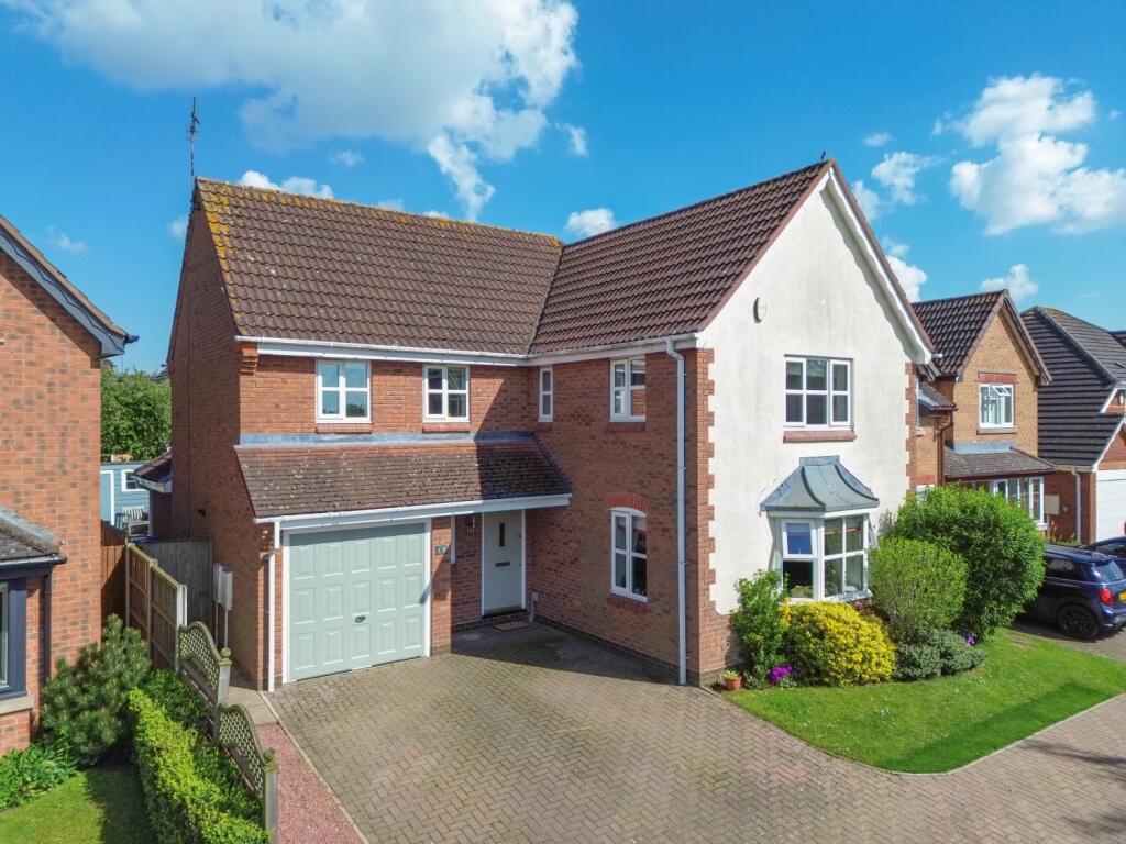 4 bedroom detached house for sale in 15 Forsythia Close, Lutterworth, LE17