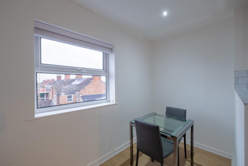 Additional property image - 16 Harvon Garth, Rugby
