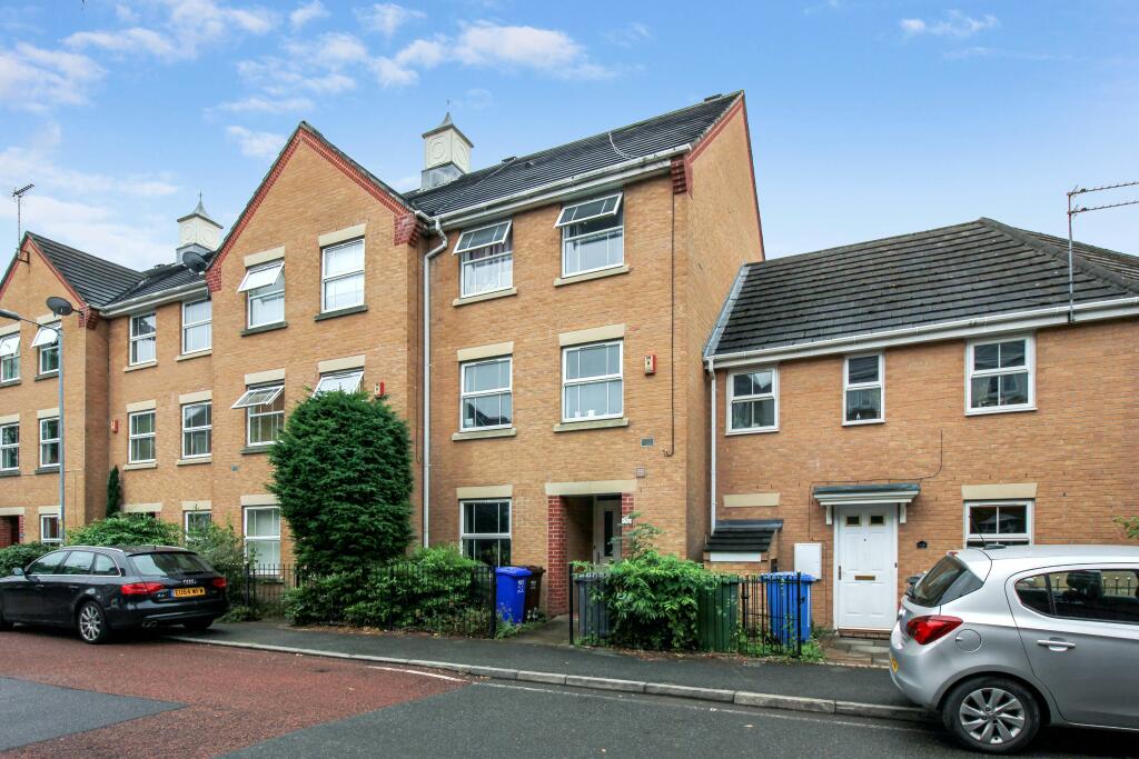 5 bedroom terraced house for sale in New Barns Avenue, Chorlton