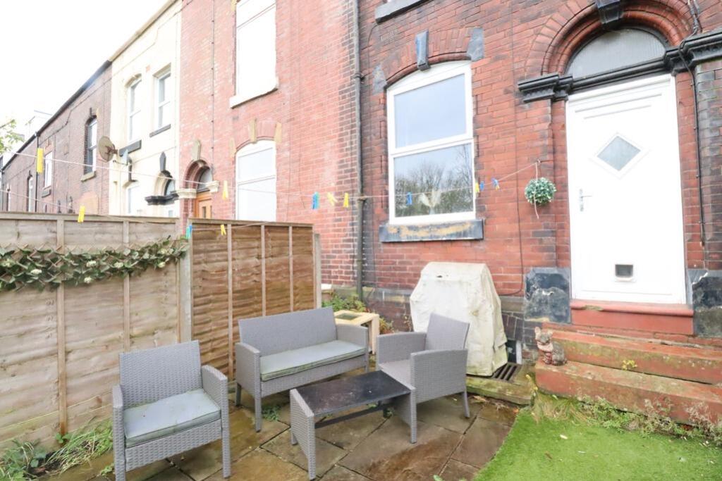 4 bedroom terraced house for sale in 26 Woodbank Terrace, Mossley