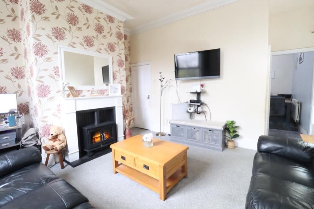 4 bedroom terraced house for sale in 26 Woodbank Terrace, Mossley