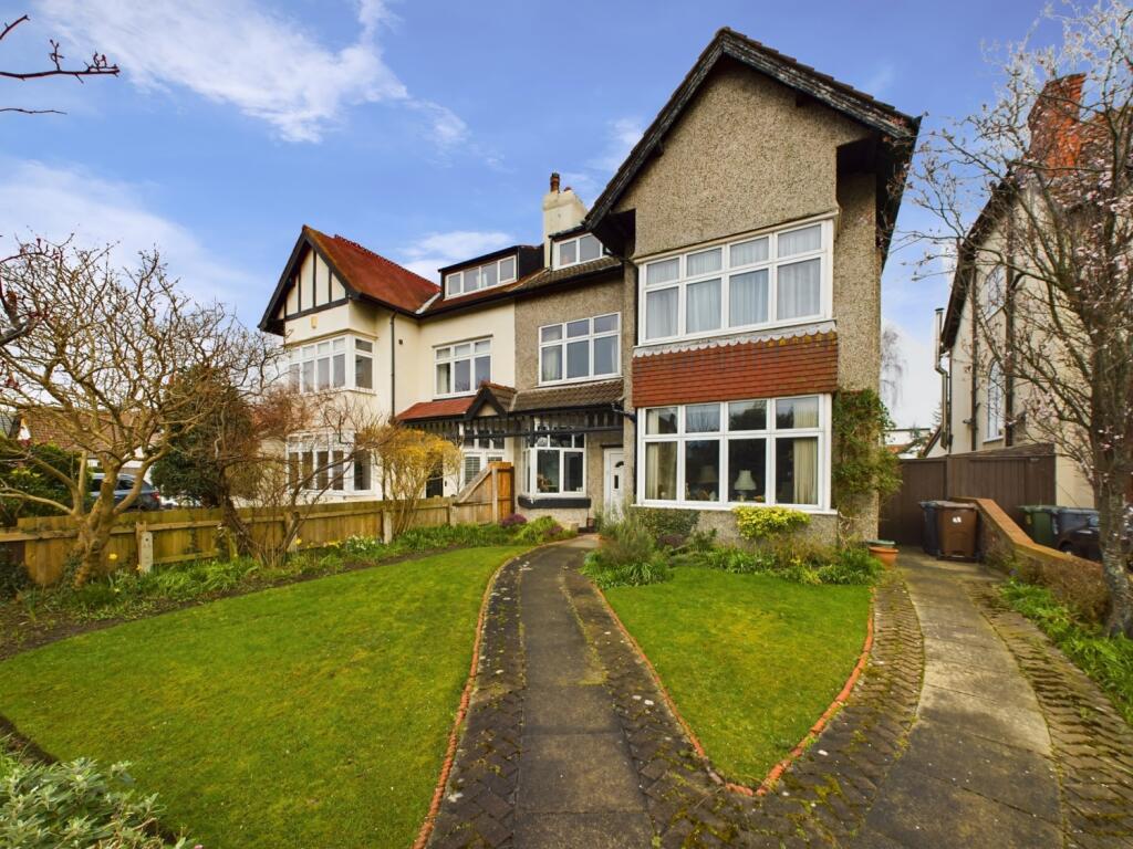 6 bedroom semidetached house for sale in Eshe Road North, Blundellsands, L23
