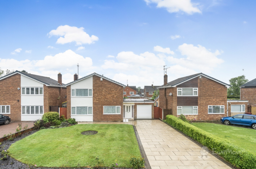 4 bedroom detached house for sale in Longmeadow Road, Knowsley, Prescot