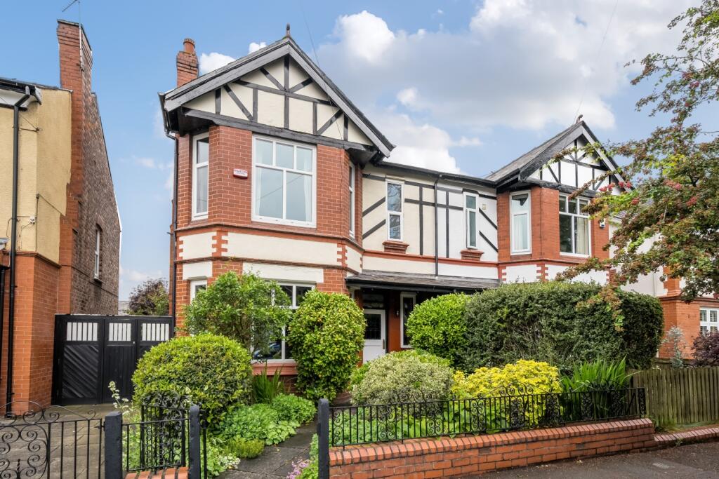 3 bedroom semidetached house for sale in Atwood Road, Didsbury, M20