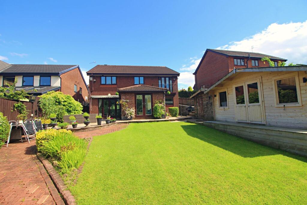 5 bedroom detached house for sale in 11 Foxwell Close, Haslingden
