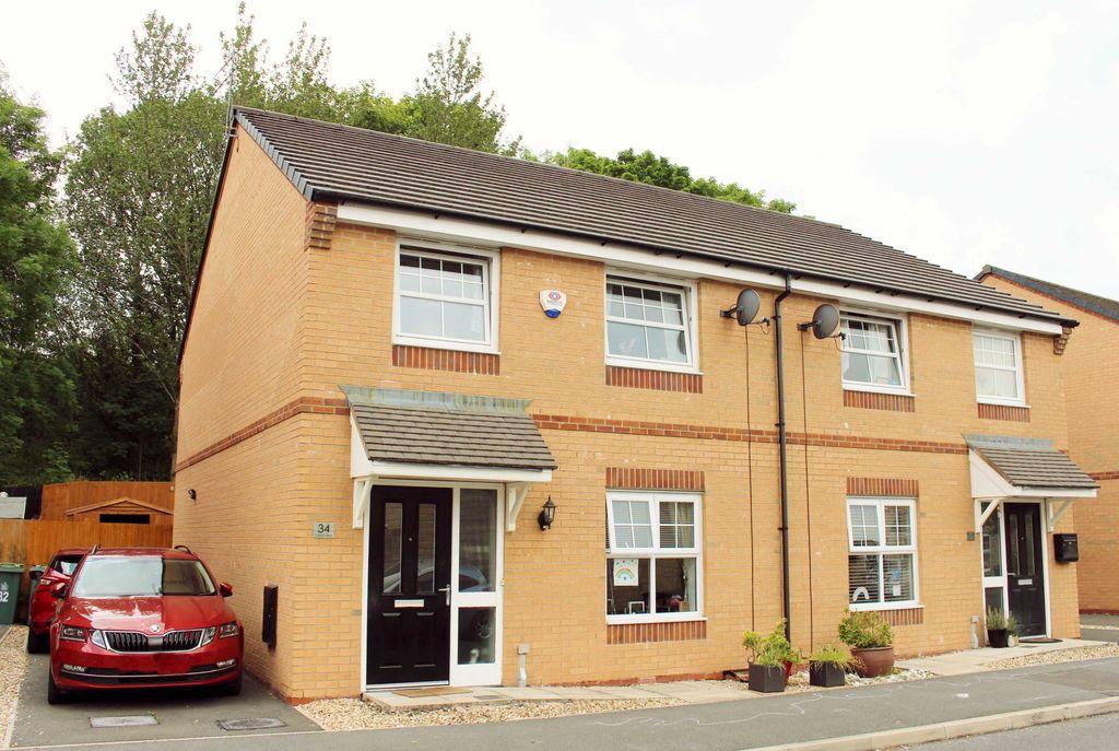 4 bedroom semidetached house for sale in Cotton Way, Helmshore BB4 4QS