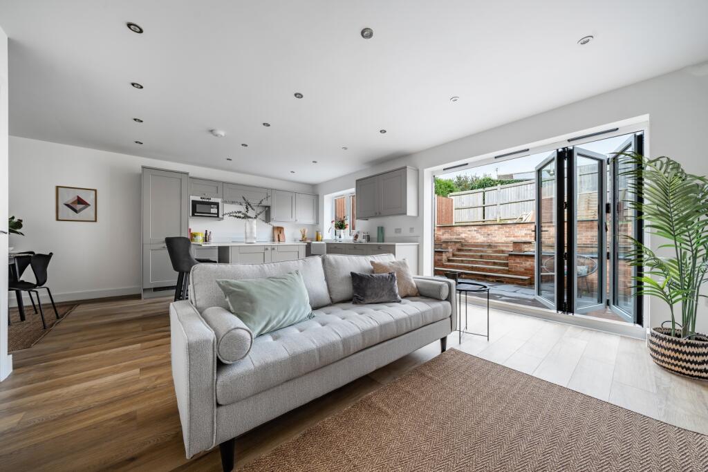 2 bedroom detached bungalow for sale in Worksop Road, Swallownest