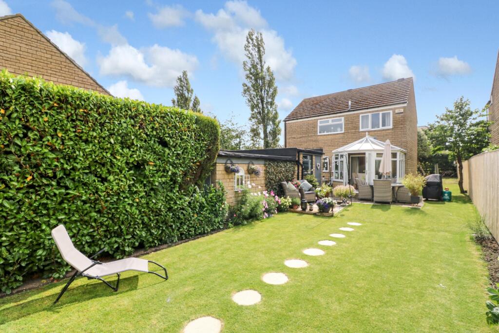 4 bedroom detached house for sale in 66 Church Road, Roberttown