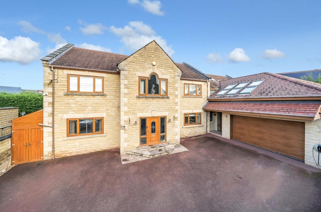 5 bedroom detached house for sale in 5 Ross Court, Killamarsh