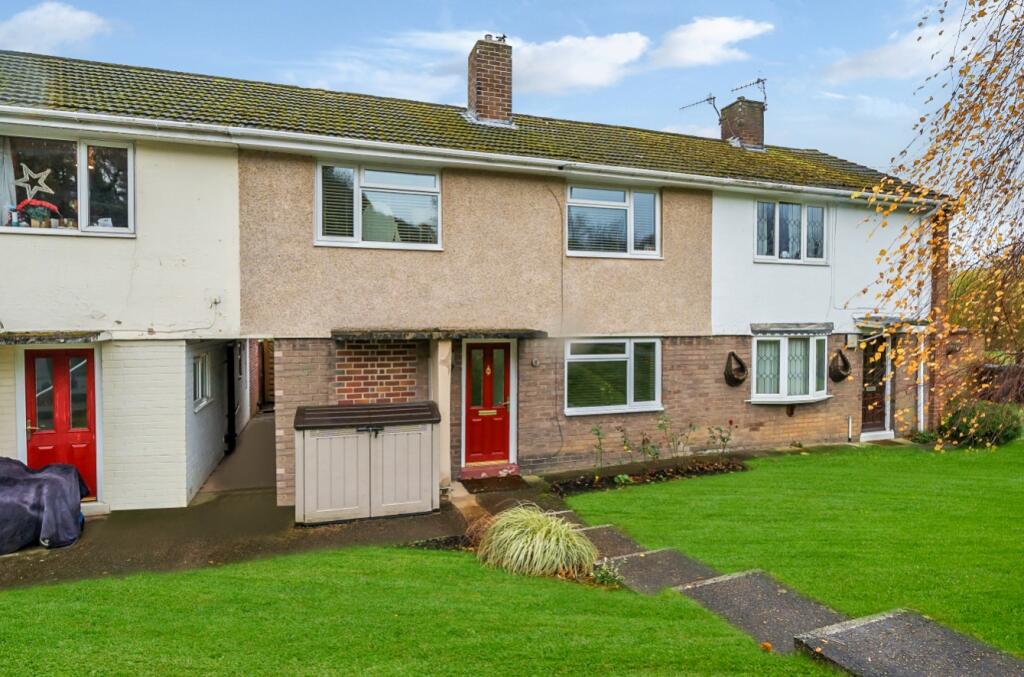 3 bedroom terraced house for sale in 2 North Close, Unstone, Dronfield, S18