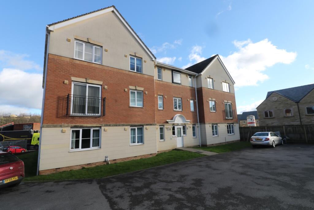 2 bedroom ground floor flat for sale in Manor Park Road, Cleckheaton