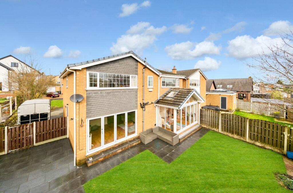 5 bedroom detached house for sale in 5 Welbeck Close, Dronfield
