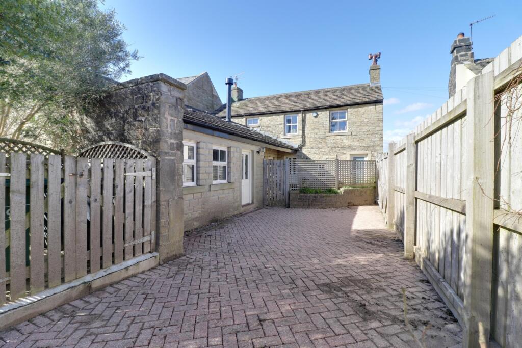 4 Bedroom Detached House For Sale In Huddersfield Road Meltham