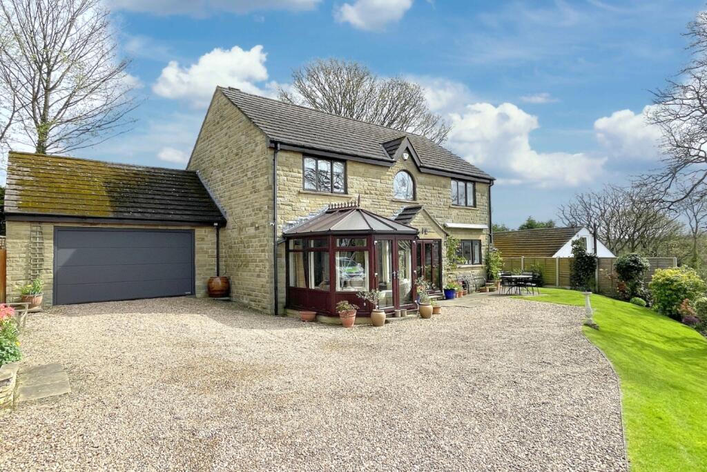 4 bedroom detached house for sale in Lothersdale Brighouse Wood Lane