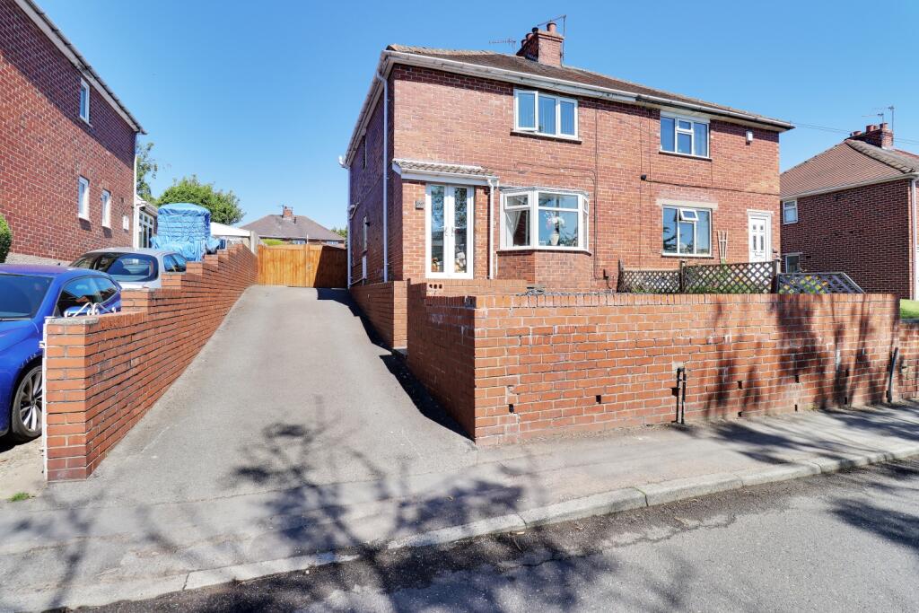 2 bedroom semidetached house for sale in Churchfield Lane, Darton