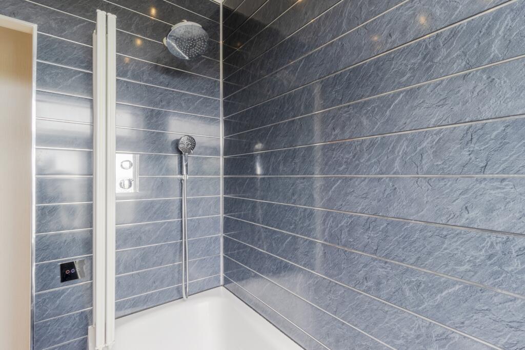 Additional property image - Scarlet Heights, Queensbury, Bradford, West Yorkshire, BD13