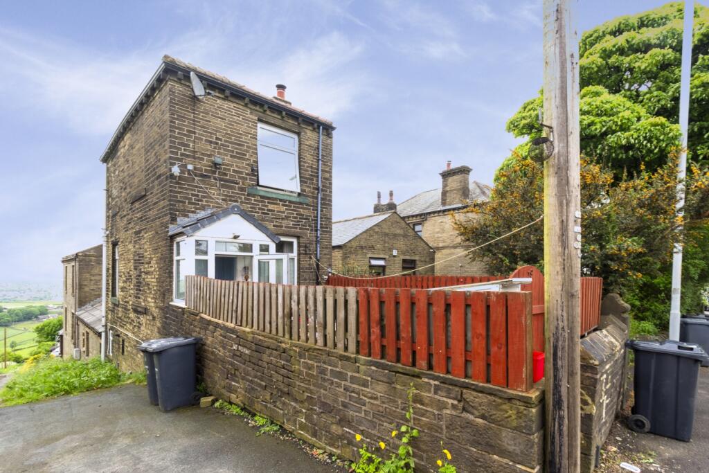 Additional property image - Scarlet Heights, Queensbury, Bradford, West Yorkshire, BD13