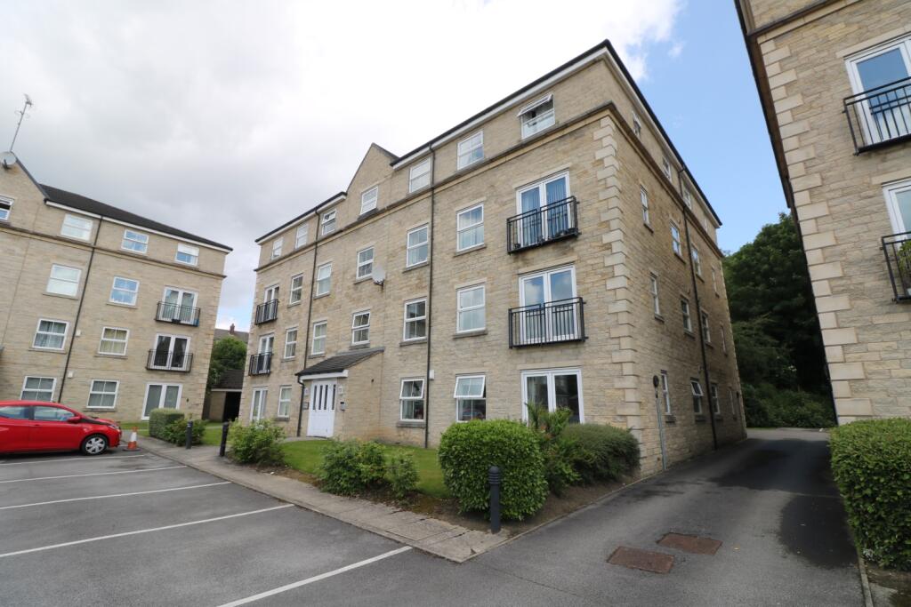 2 bedroom ground floor flat for sale in Yarn Court, Winding Rise